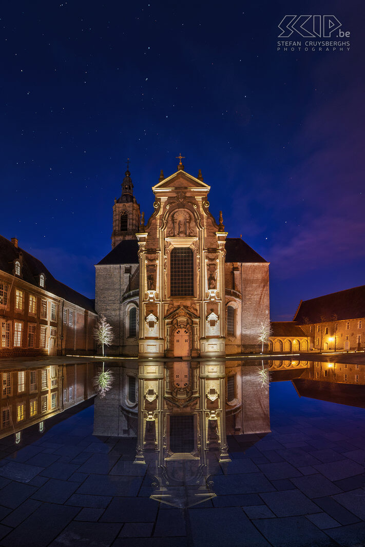 Hageland by night - Abbey church of Averbode The baroque abbey church of Averbode (Scherpenheuvel-Zichem) mirrored in the mirror pond Stefan Cruysberghs